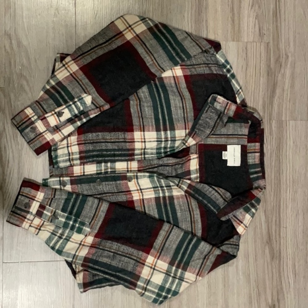 American eagle button up cropped flannel
